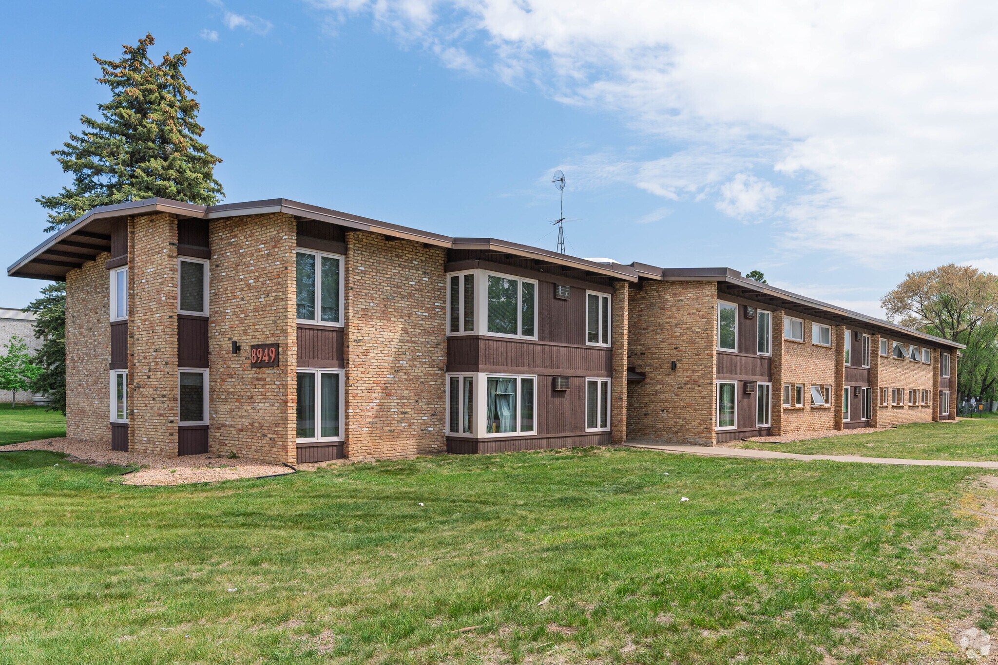 8949 Old Cedar Ave S, Bloomington, MN for sale Primary Photo- Image 1 of 51