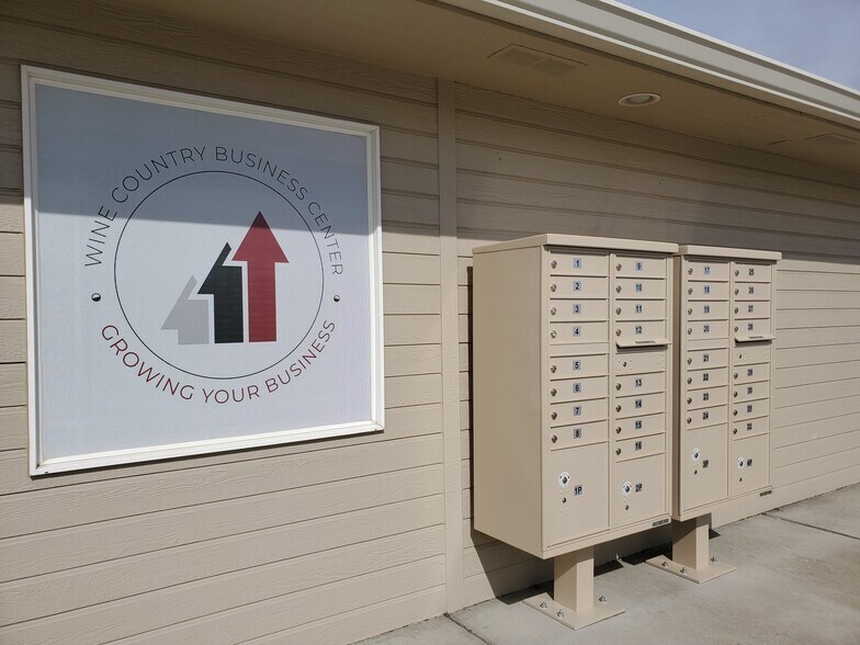 223 W Wine Country Rd, Grandview, WA for lease - Building Photo - Image 3 of 5