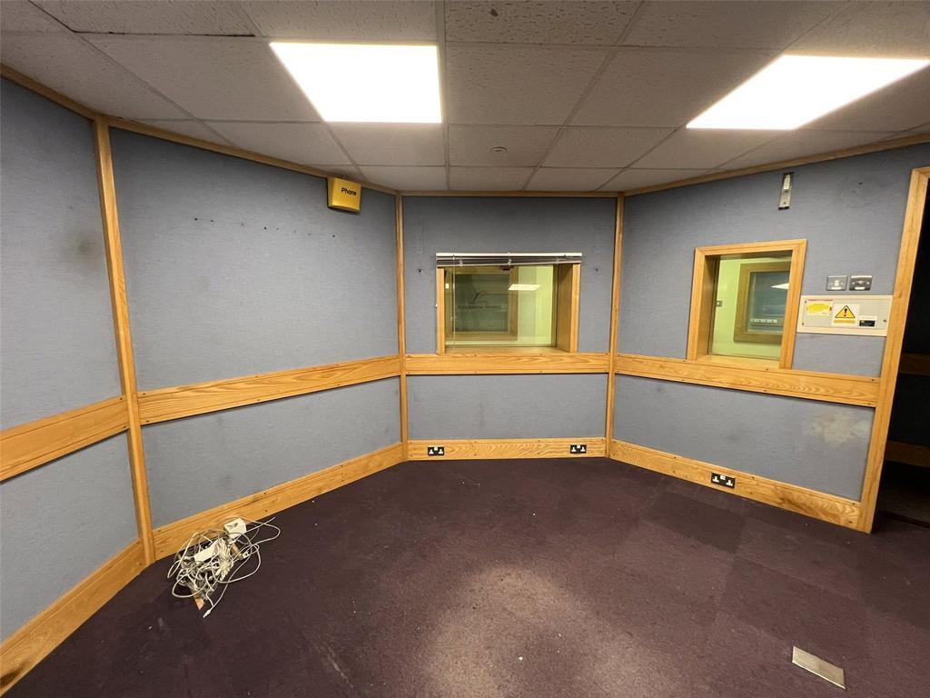 19-20 Clifftown Rd, Southend On Sea for lease Interior Photo- Image 1 of 7