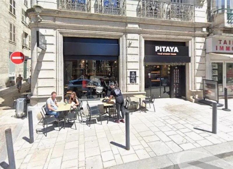 Location Commerce 270 m² - Photo 1