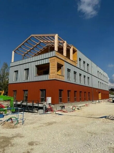 Office in Quetigny for lease - Building Photo - Image 3 of 12