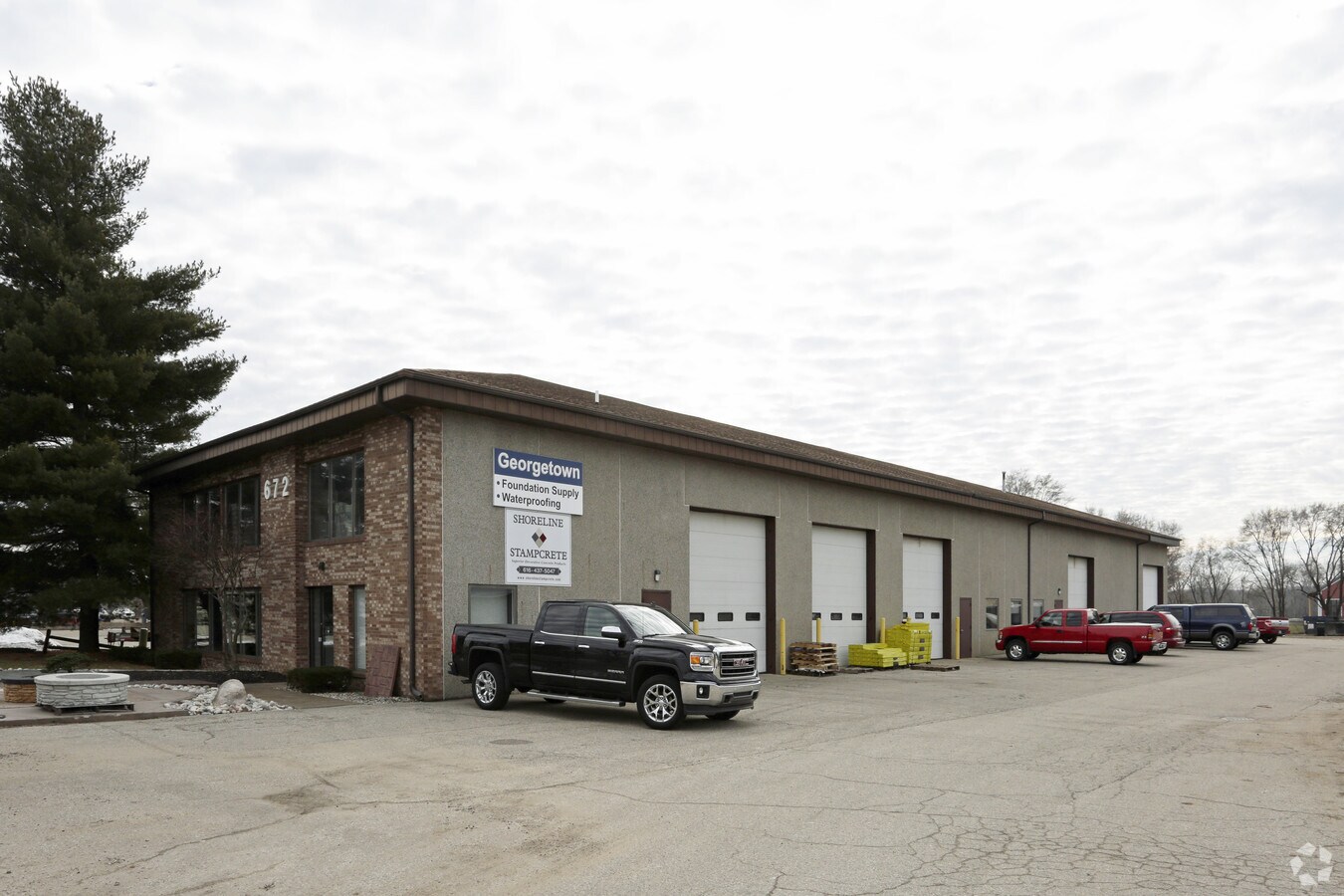 672 Chicago Dr, Jenison, MI 49428