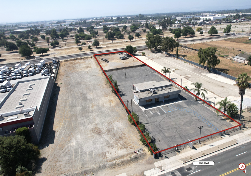 958 E Holt Blvd, Ontario, CA for lease - Building Photo - Image 3 of 4