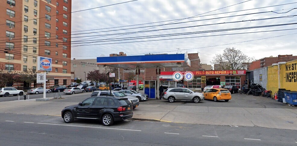 2104 30th Dr, Astoria, NY for sale - Building Photo - Image 1 of 1