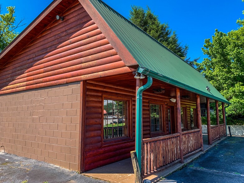 3900 E First St, Blue Ridge, GA for lease - Building Photo - Image 2 of 8