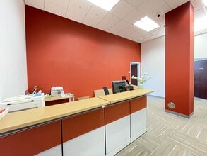 5950 NW 1st Pl, Gainesville, FL for lease Interior Photo- Image 2 of 8
