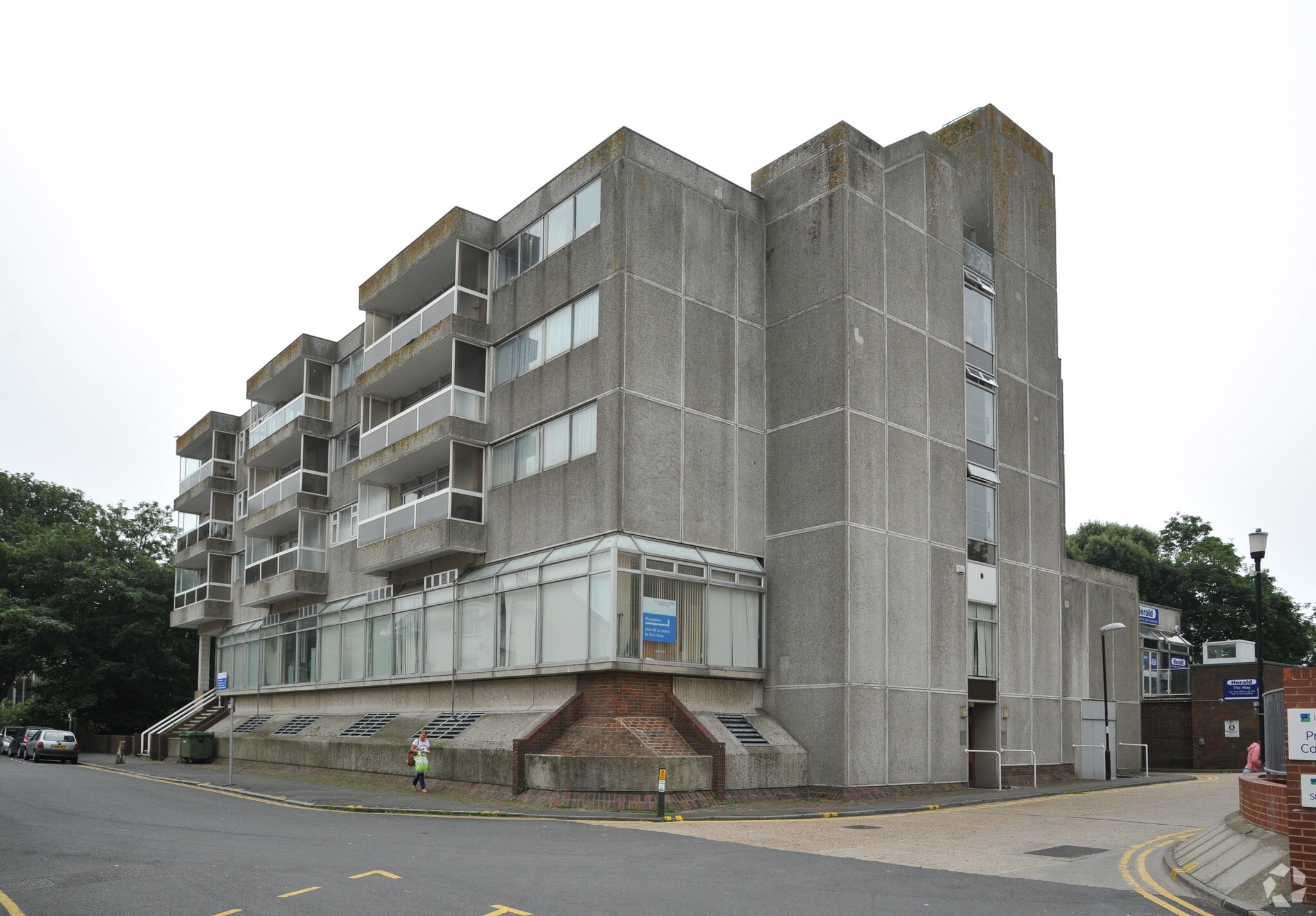 House, West Cliff Gdns, Folkestone for sale Primary Photo- Image 1 of 1