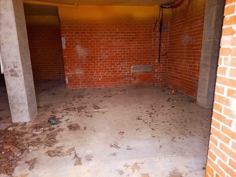 Retail in León, León for sale - Building Photo - Image 3 of 10