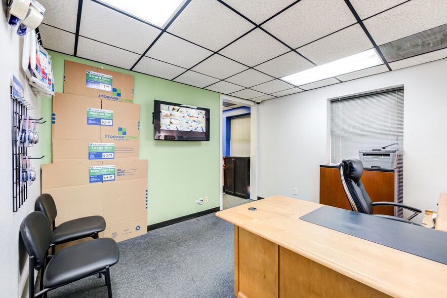 12087 Lopez Canyon Rd, Sylmar, CA for lease - Interior Photo - Image 3 of 4