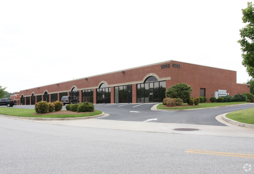 5202 Bellewood Ct, Buford, GA for lease - Building Photo - Image 3 of 5