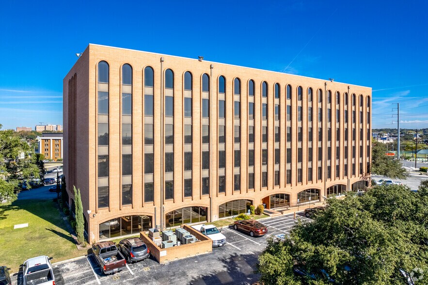 5835 Callaghan Rd, San Antonio, TX 78228 Summit Tower