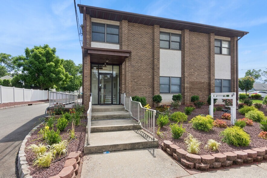 8 Brant Ave, Clark, NJ for sale - Building Photo - Image 1 of 1
