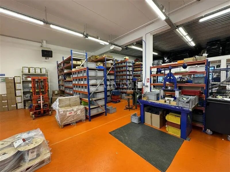 Location Local d'activités 326 m² à 1 112 m² - Photo 1