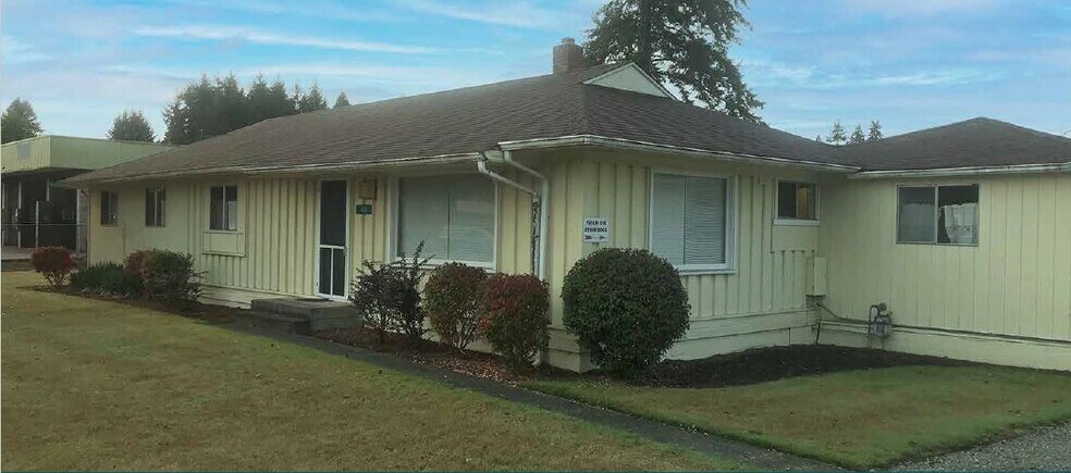401 E Yelm Ave, Yelm, WA for sale - Primary Photo - Image 1 of 1