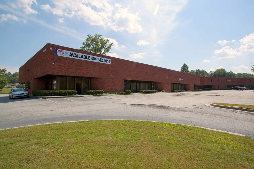 4264 Winters Chapel Rd, Doraville, GA for lease - Building Photo - Image 1 of 5