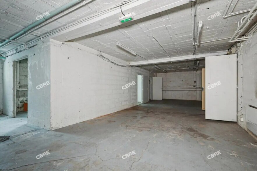 Flex in Châtillon for lease - Interior Photo - Image 3 of 13