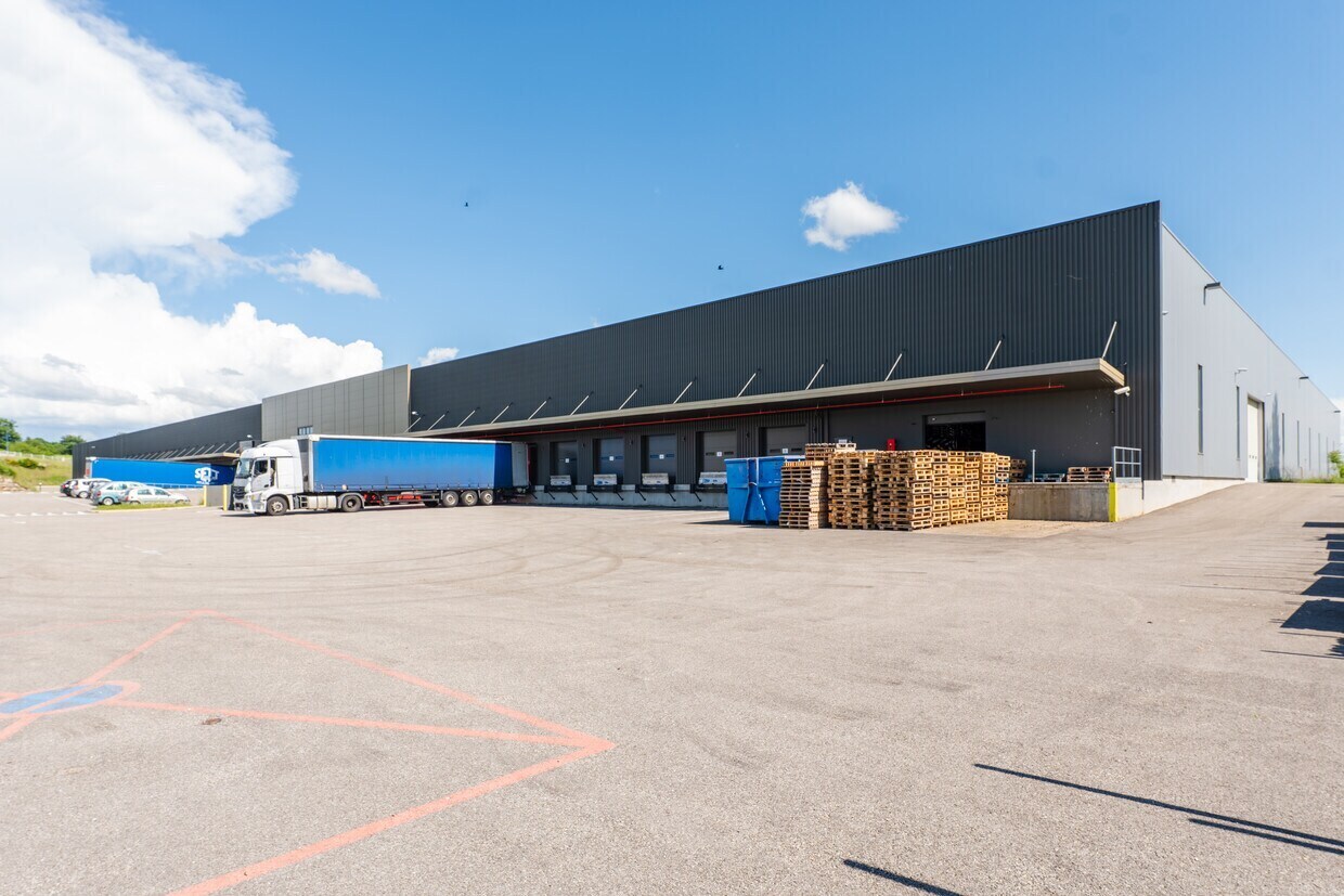 266 Impasse Des Vignes, Bressolles for lease Building Photo- Image 1 of 8