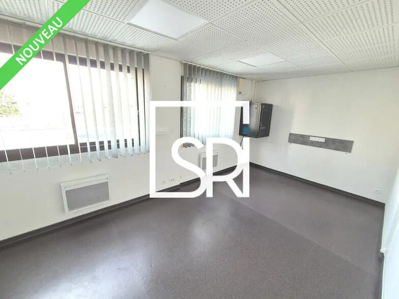 Office in Issoire for sale - Building Photo - Image 2 of 12