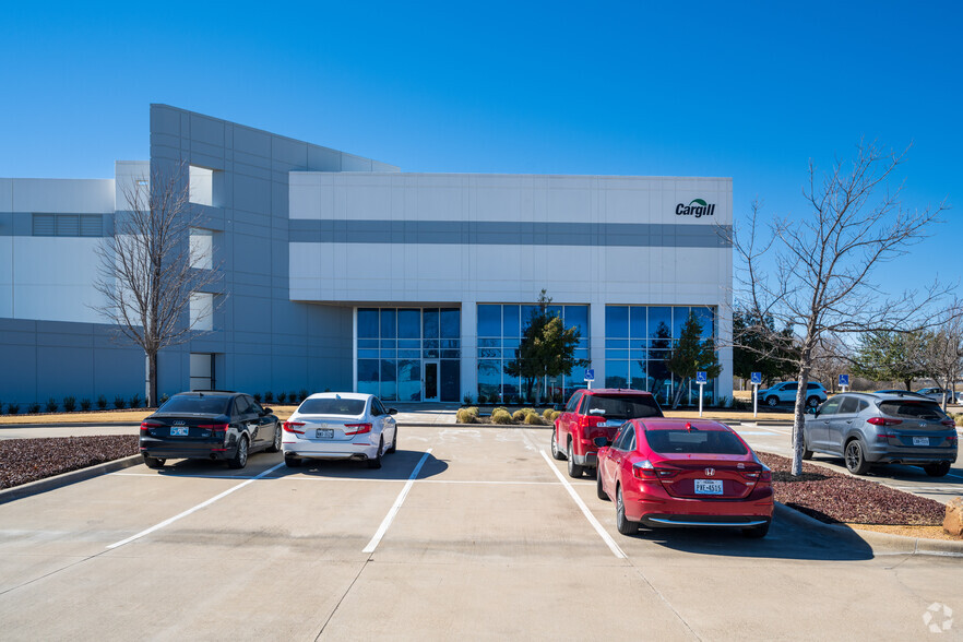 1200 Intermodal Pky, Haslet, TX for lease - Primary Photo - Image 1 of 7