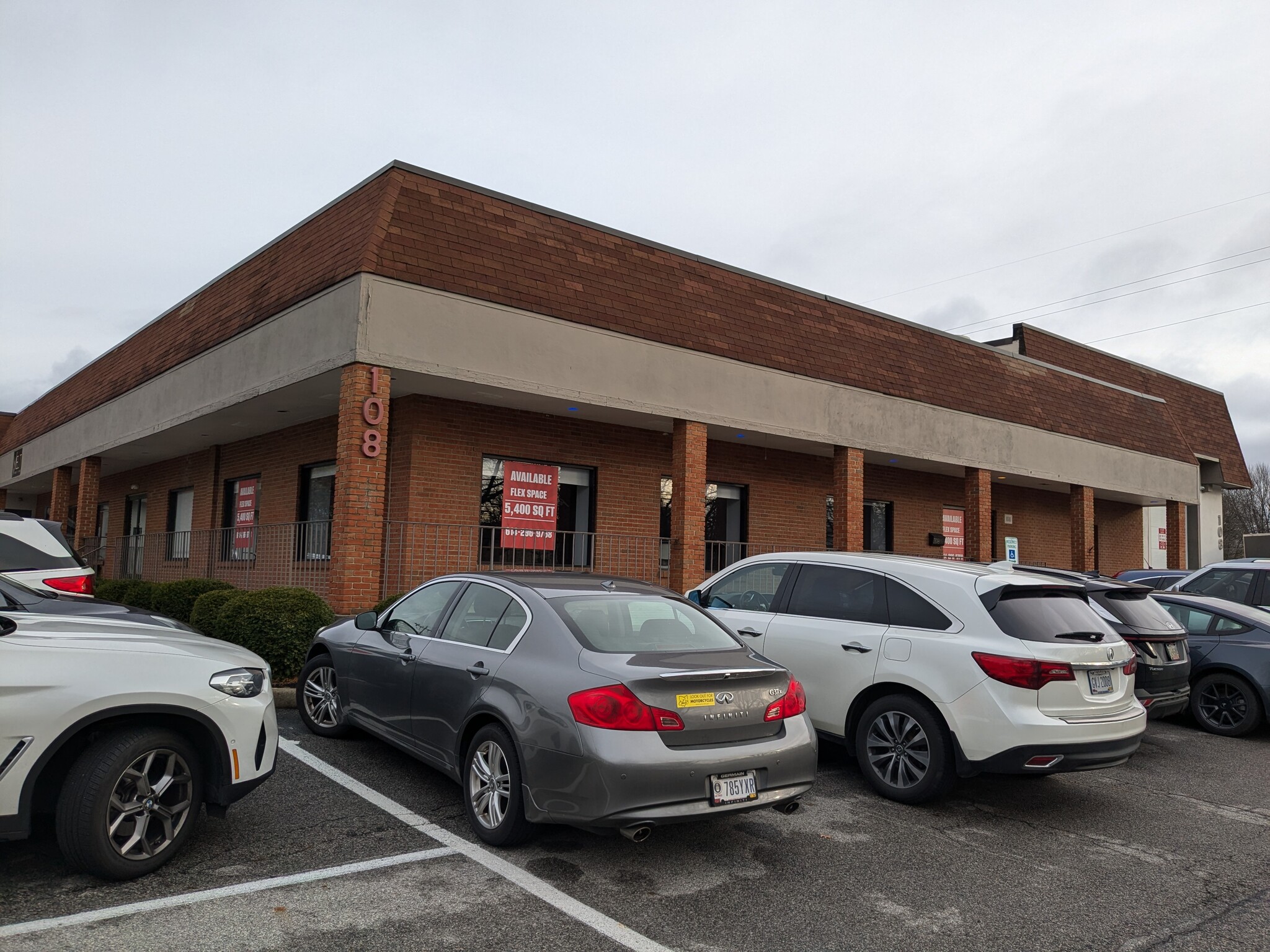 106-116 E College Ave, Westerville, OH for lease Building Photo- Image 1 of 10