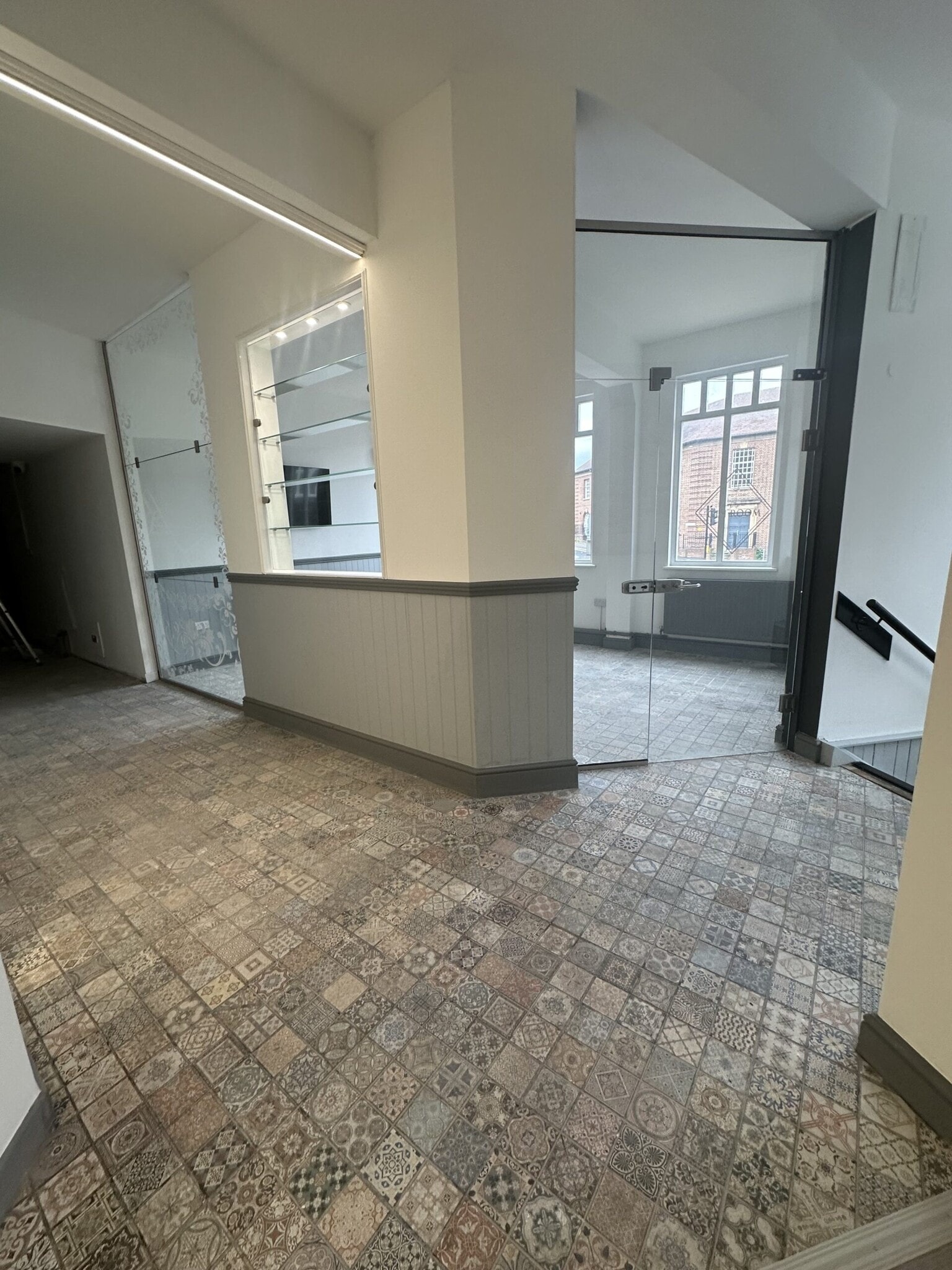 St Marys Gate, Chesterfield for lease Interior Photo- Image 1 of 12