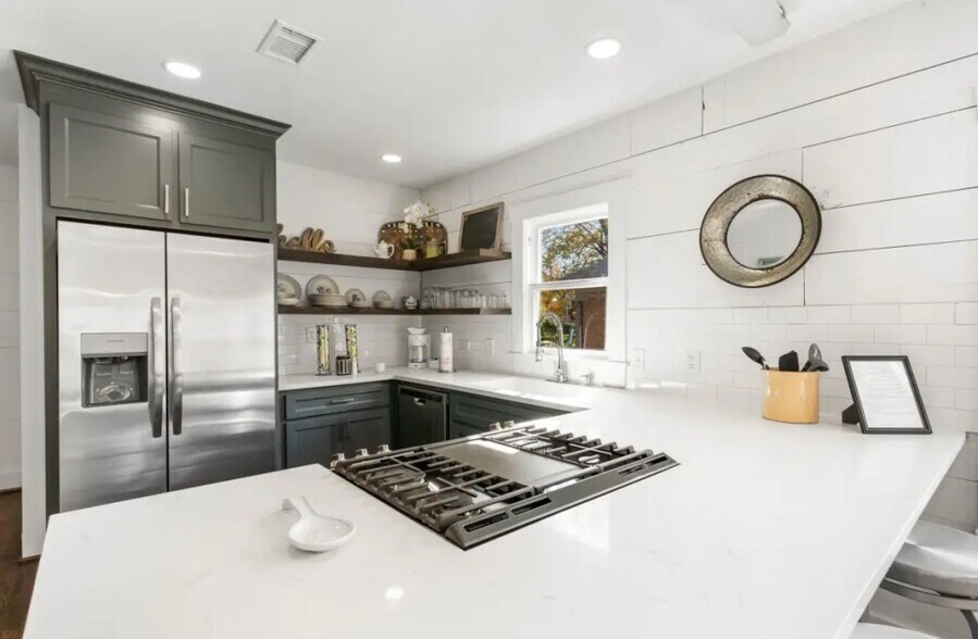 2511 Lipscomb St, Fort Worth, TX for sale - Interior Photo - Image 2 of 9