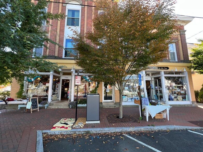 782-788 Boston Post Rd, Madison, CT for lease - Building Photo - Image 3 of 7