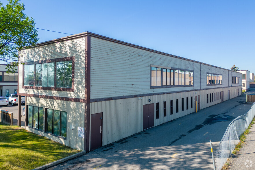 3359 27th St NE, Calgary, AB for sale - Building Photo - Image 3 of 5