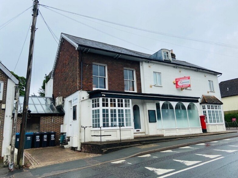 19 High St, Nutfield for lease - Building Photo - Image 1 of 3