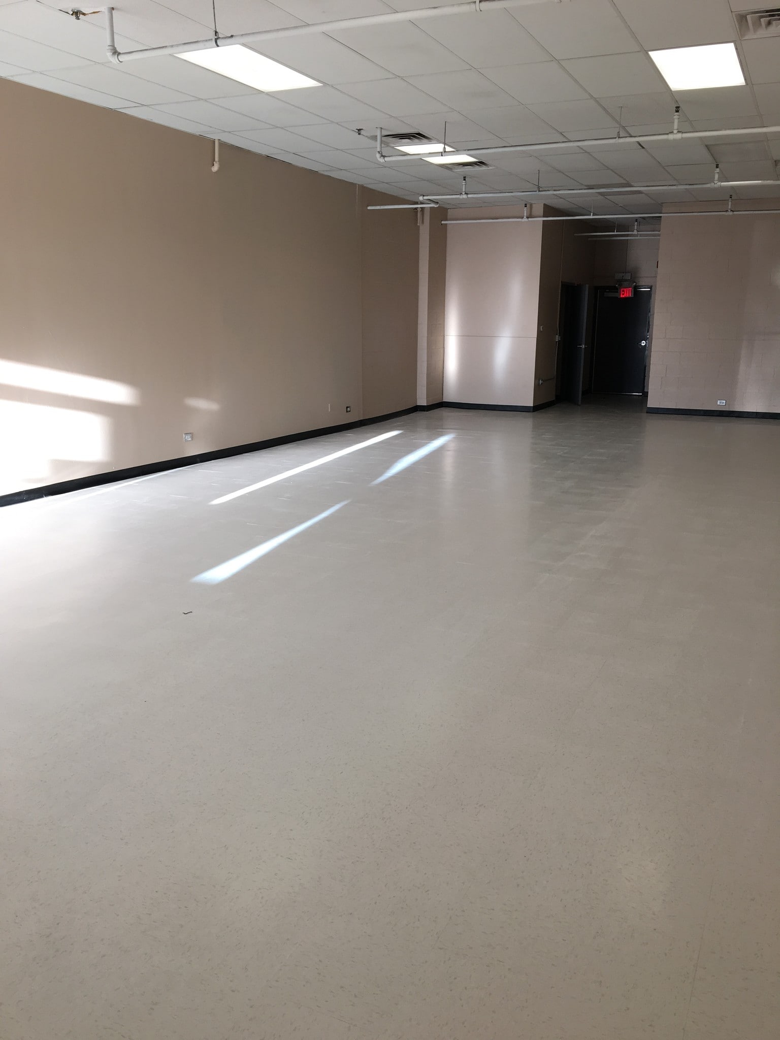 925-929 S York St, Elmhurst, IL for lease Interior Photo- Image 1 of 1