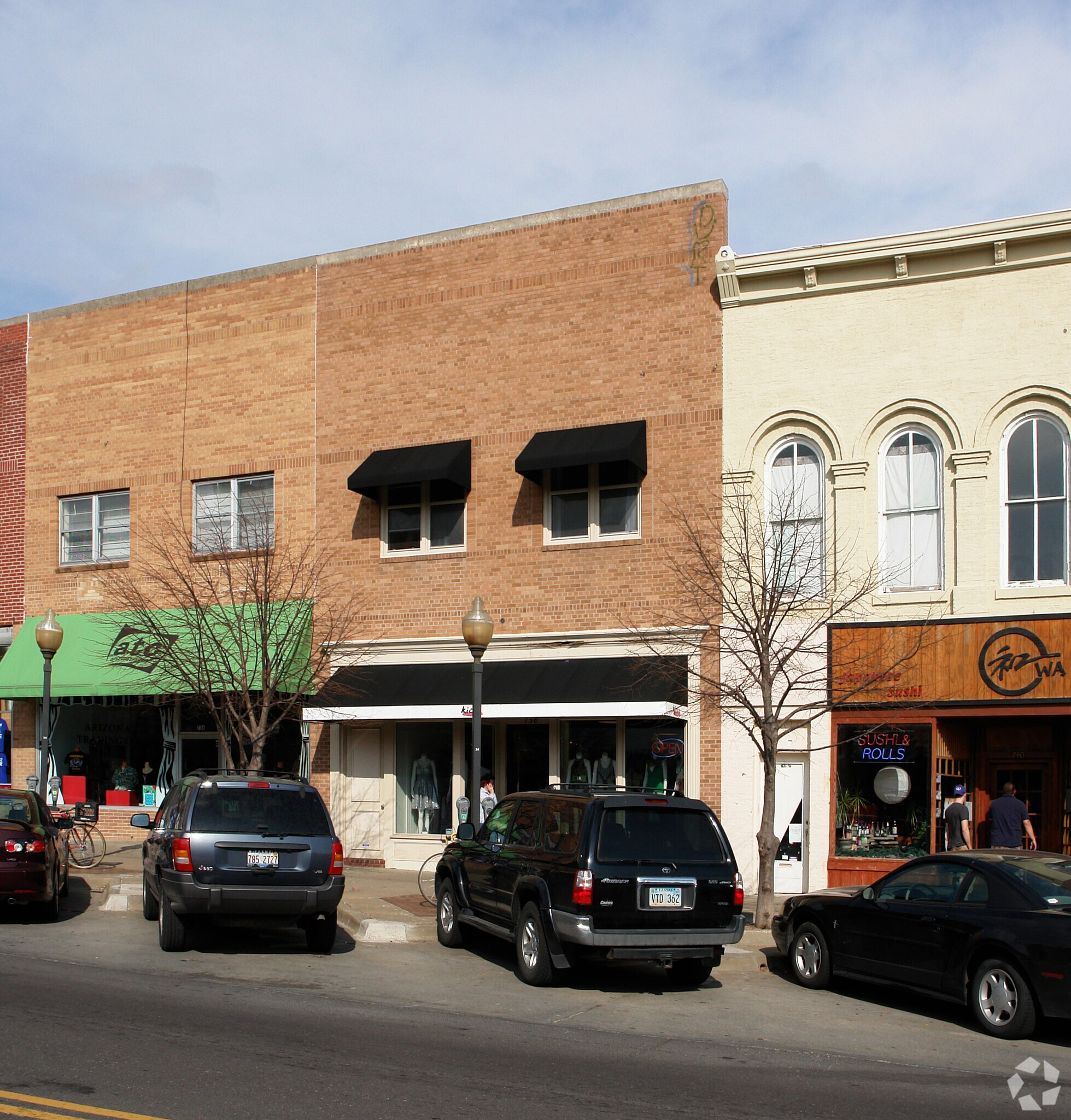738 S Massachusetts St, Lawrence, KS for sale Primary Photo- Image 1 of 1