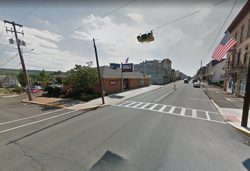 Bank Investment Portfolio portfolio of 7 properties for sale on LoopNet.com - Building Photo - Image 3 of 15