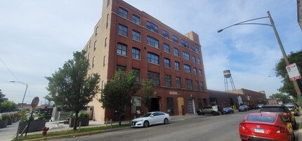 2003 W Fulton St, Chicago, IL for lease Building Photo- Image 1 of 2