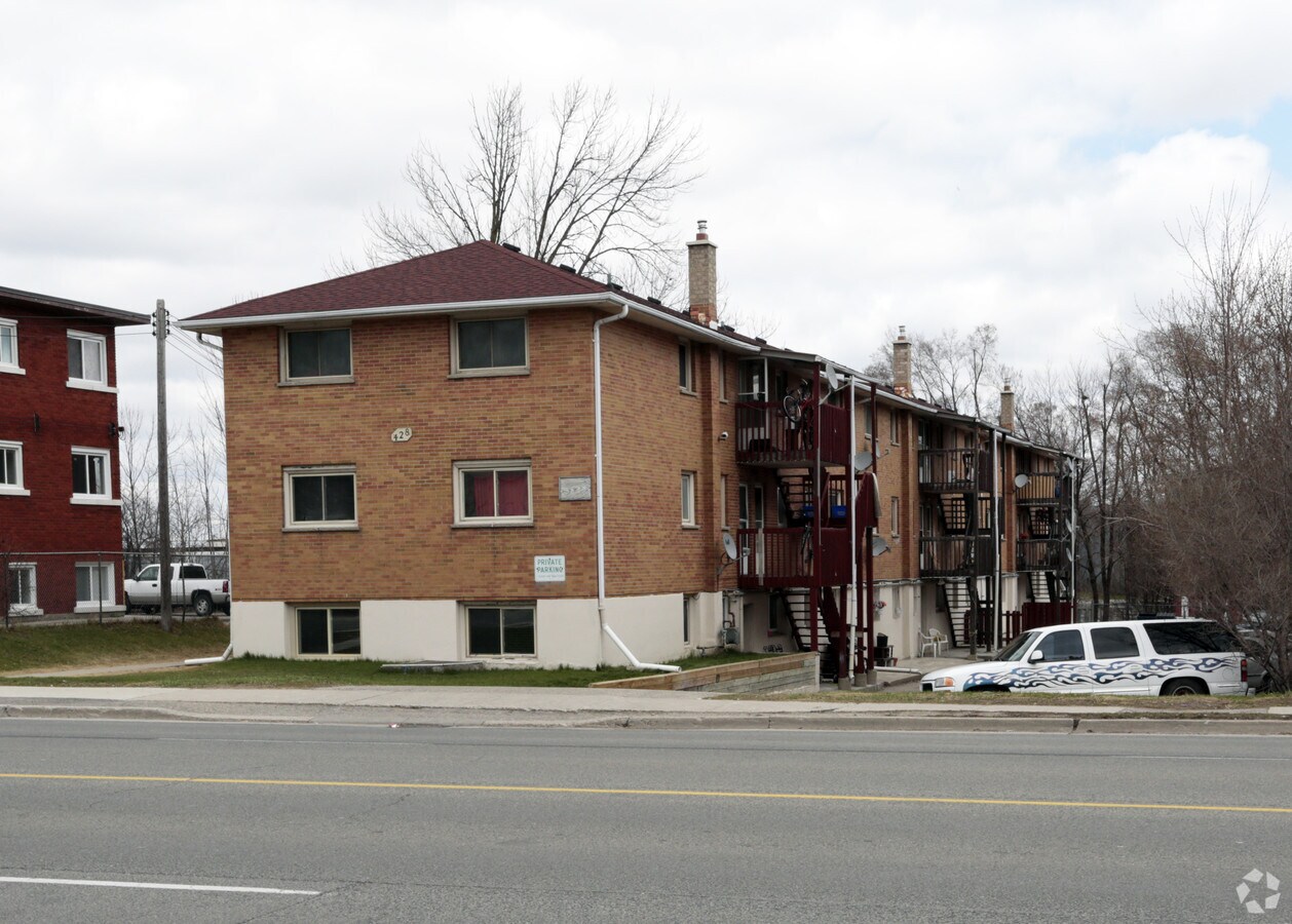 428 Lancaster St W, Kitchener, ON N2H 4V9