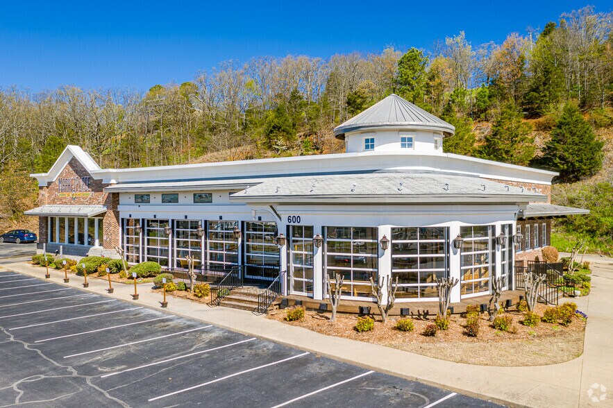 600 Skyline Dr Conway Ar 72032 Marketplace Grill Loopnet Com