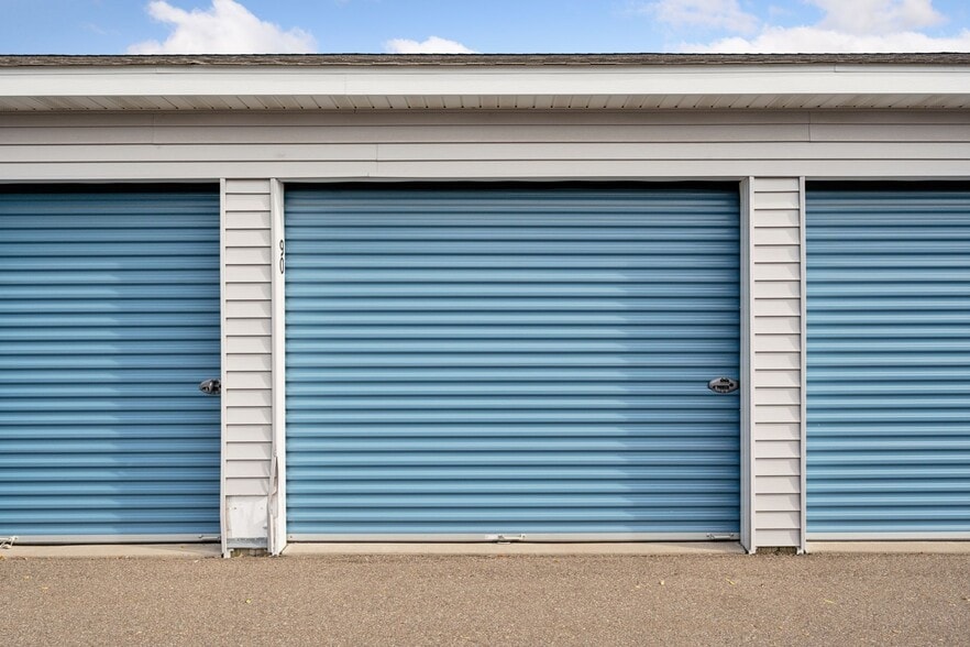 4011 Maciver Ave NE, Saint Michael, MN for sale - Building Photo - Image 3 of 39