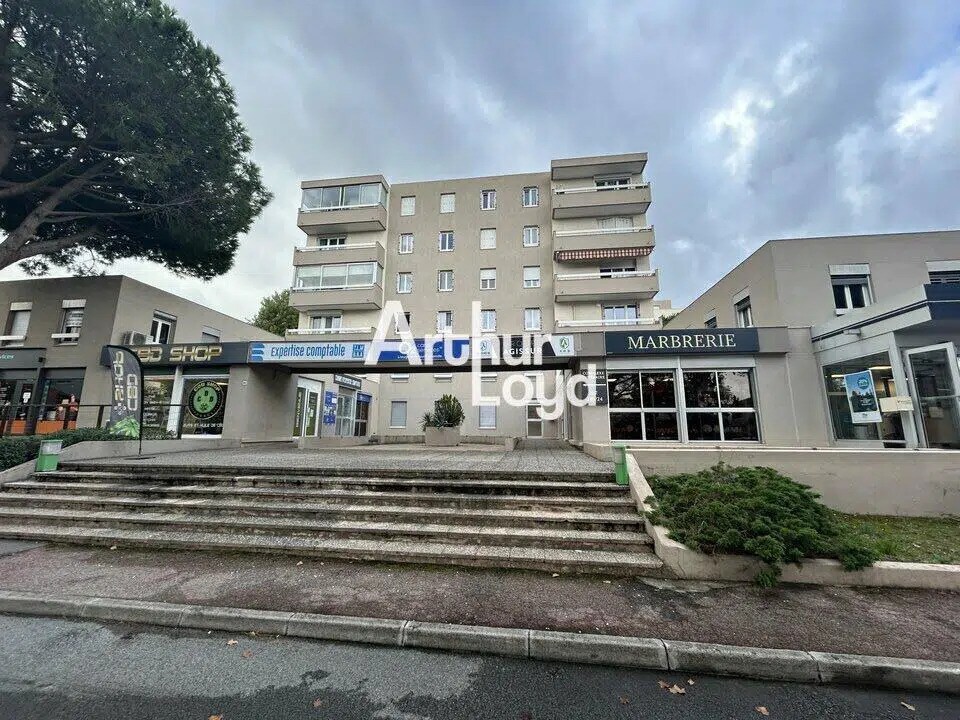 Office in Fréjus for lease Building Photo- Image 1 of 6