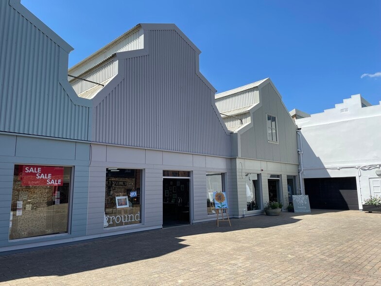 King St, Wilton for lease - Building Photo - Image 2 of 17