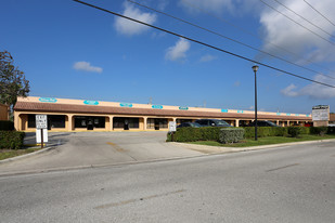 357 Cypress Dr, Tequesta FL - Parking Garage