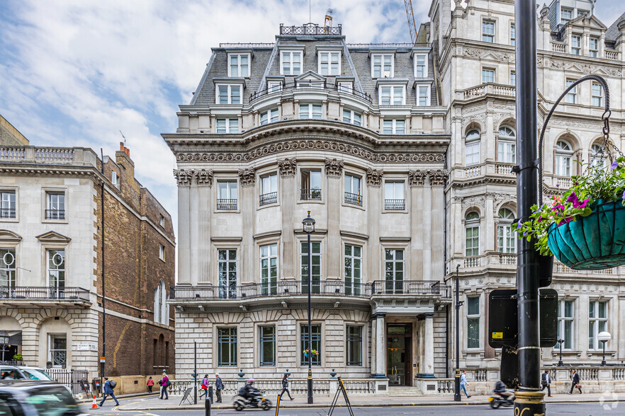 105 Piccadilly, London for lease - Building Photo - Image 3 of 12