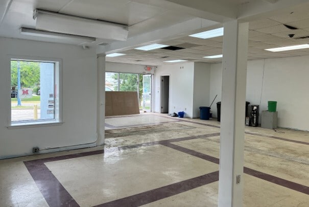 101 E Chestnut St, Oxford, OH for lease - Interior Photo - Image 2 of 3