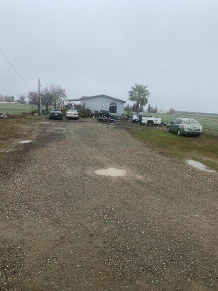 31216 Sullivan Rd, Gustine, CA for sale - Primary Photo - Image 1 of 1