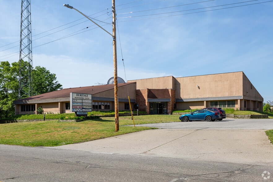 3375 Merriam St, Muskegon, MI for lease - Building Photo - Image 1 of 50