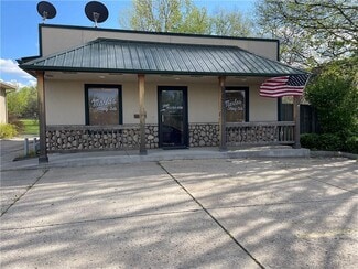 More details for 605 Baptiste Dr, Paola, KS - Retail for Sale