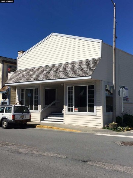 209 Lincoln St, Sitka, AK for sale - Primary Photo - Image 1 of 1