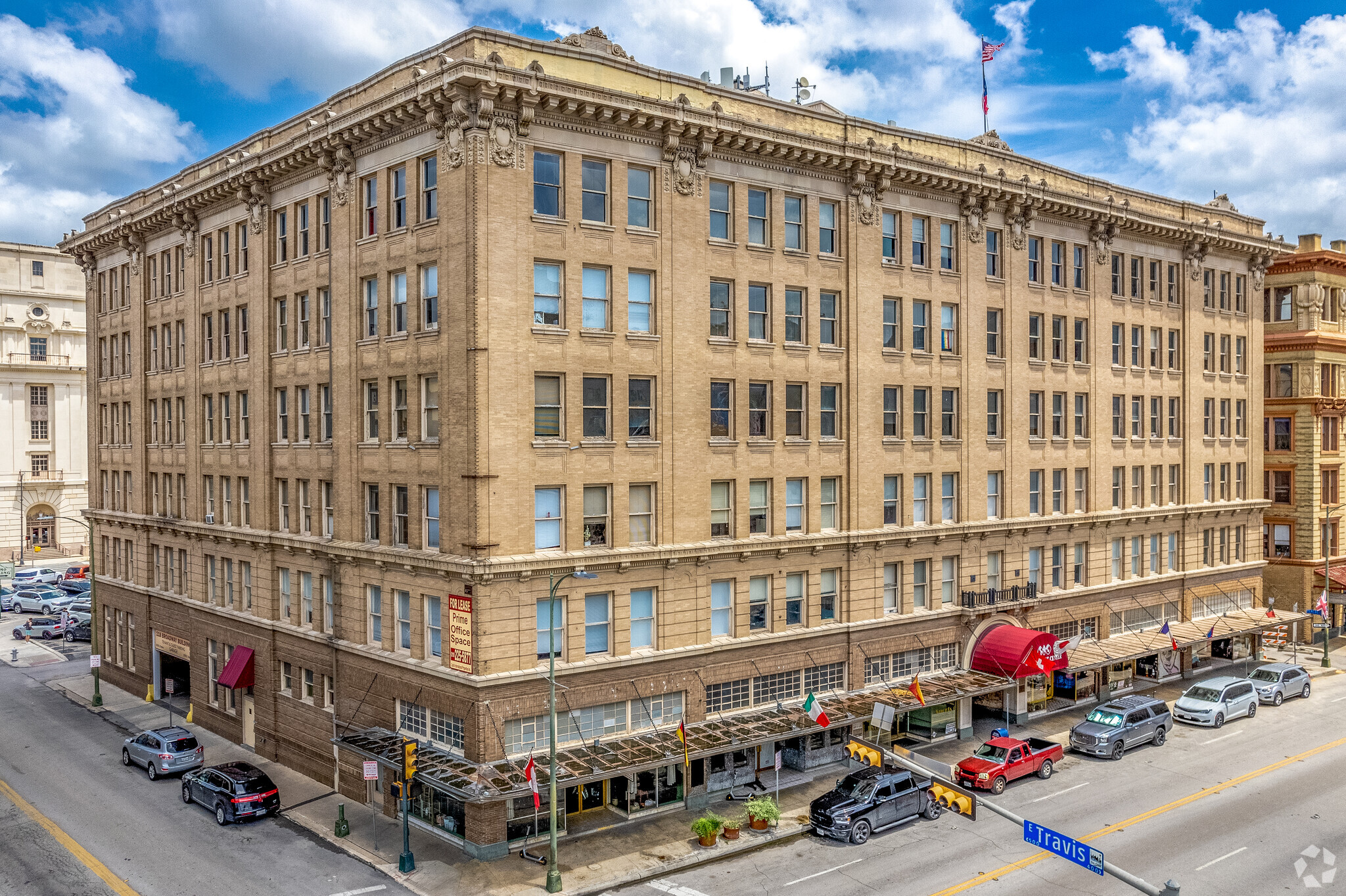 118 Broadway St, San Antonio, TX for lease Building Photo- Image 1 of 7