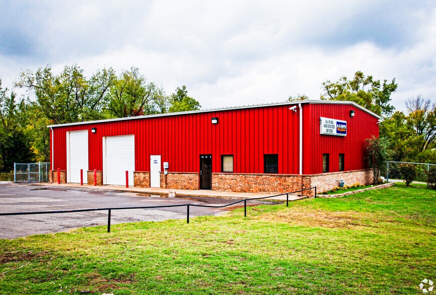 100 NE 16th St, Newcastle, OK 73065