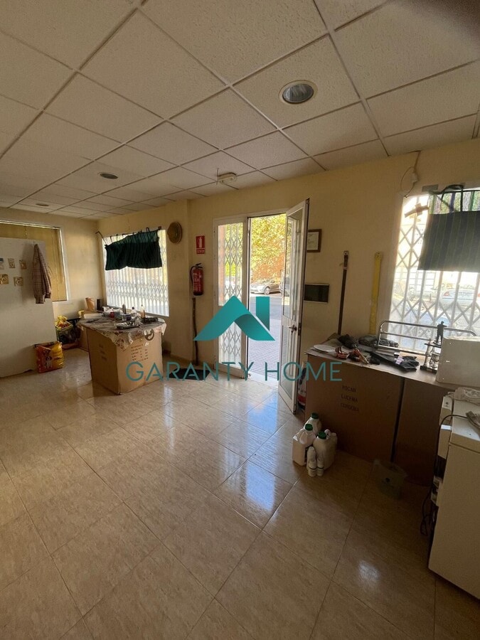 Lucena, COR 14900 -  -  - Interior Photo - Image 1 of 4