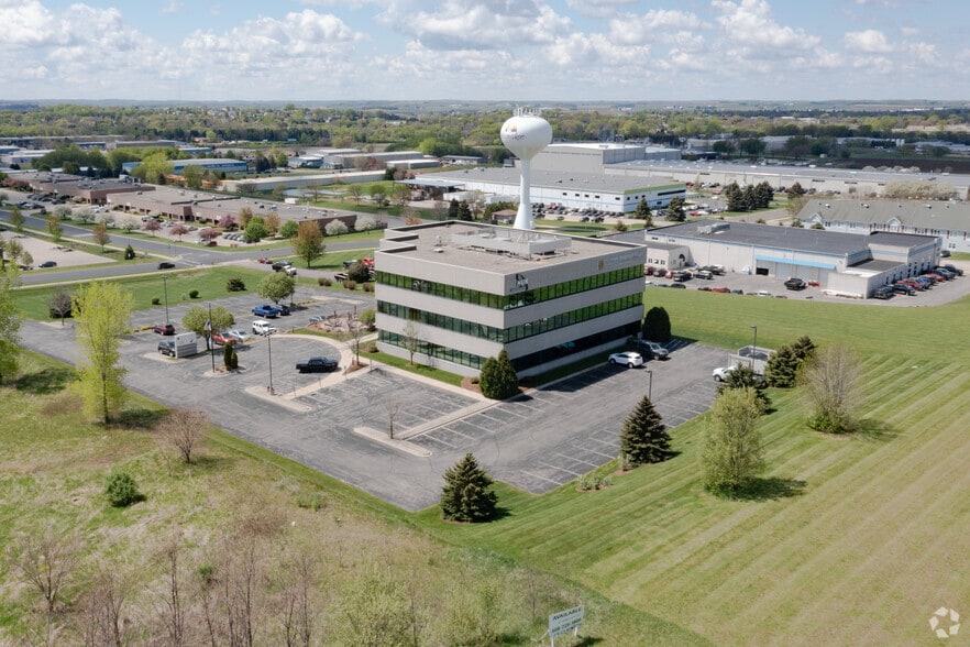 251 Progress Way, Waunakee, WI for lease - Building Photo - Image 3 of 5