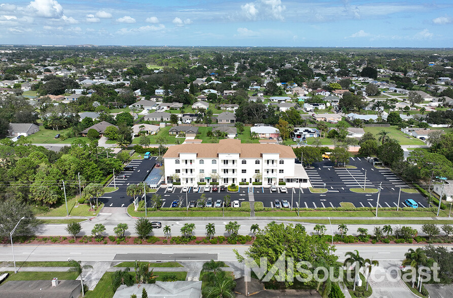 529 NW Prima Vista Blvd, Port Saint Lucie, FL for sale - Building Photo - Image 2 of 4